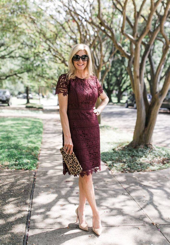 quelle chaussure mettre avec une robe bordeaux