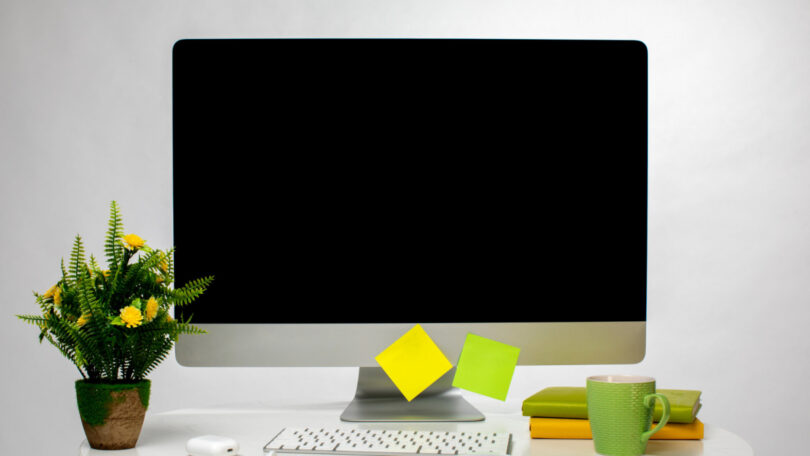 Explorez les variétés d'écrans PC pour optimiser votre bureau