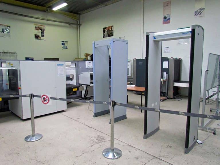 Aéroport comment fonctionne les portiques de sécurité Aéroport comment fonctionne les portiques de sécurité